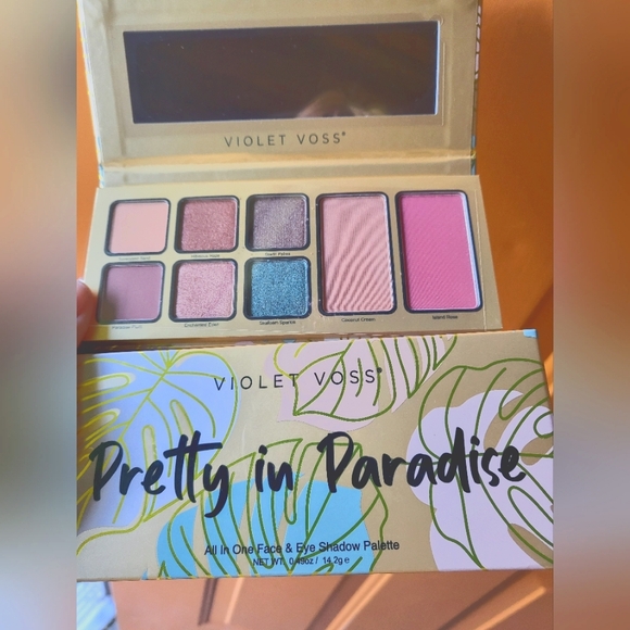 NIP Violet Voss "Pretty In Paradise' Eyeshadow Palette - Picture 1 of 3